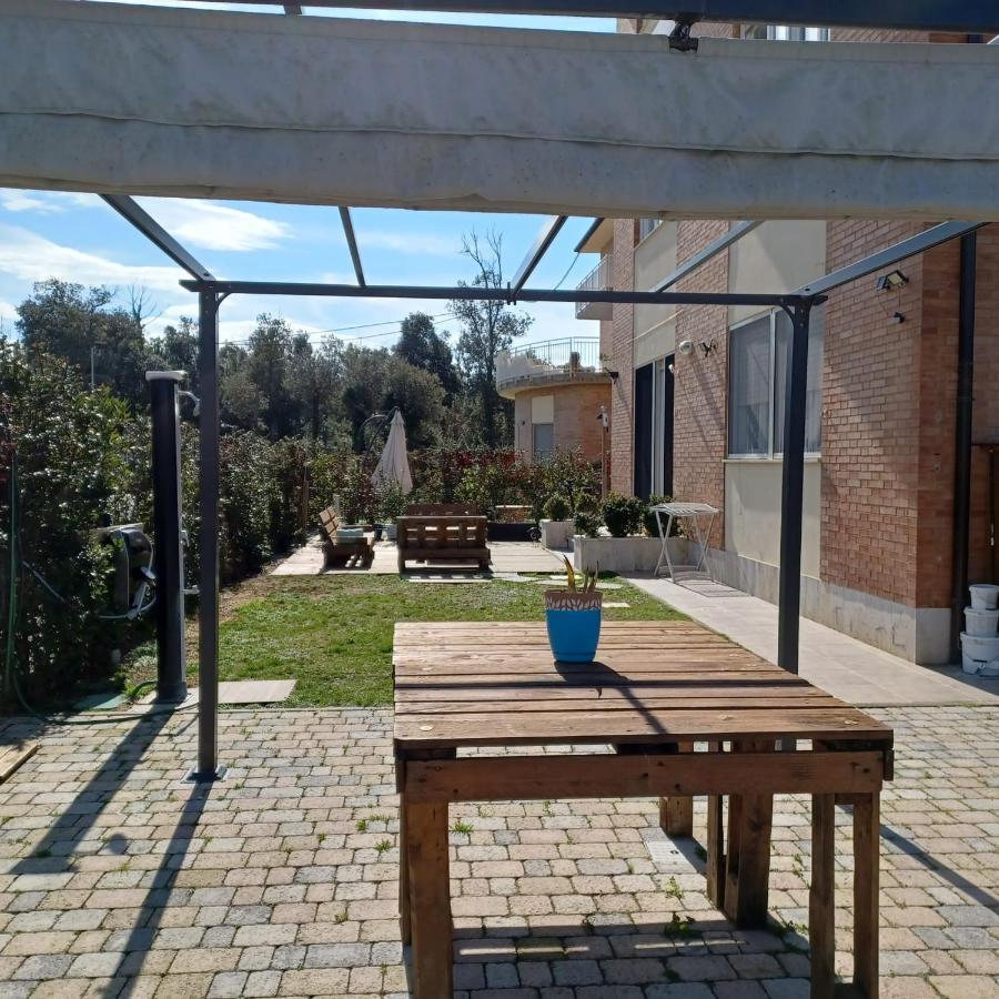 Ferienwohnung Trilocale Nr 8 Calambrone Exterior foto